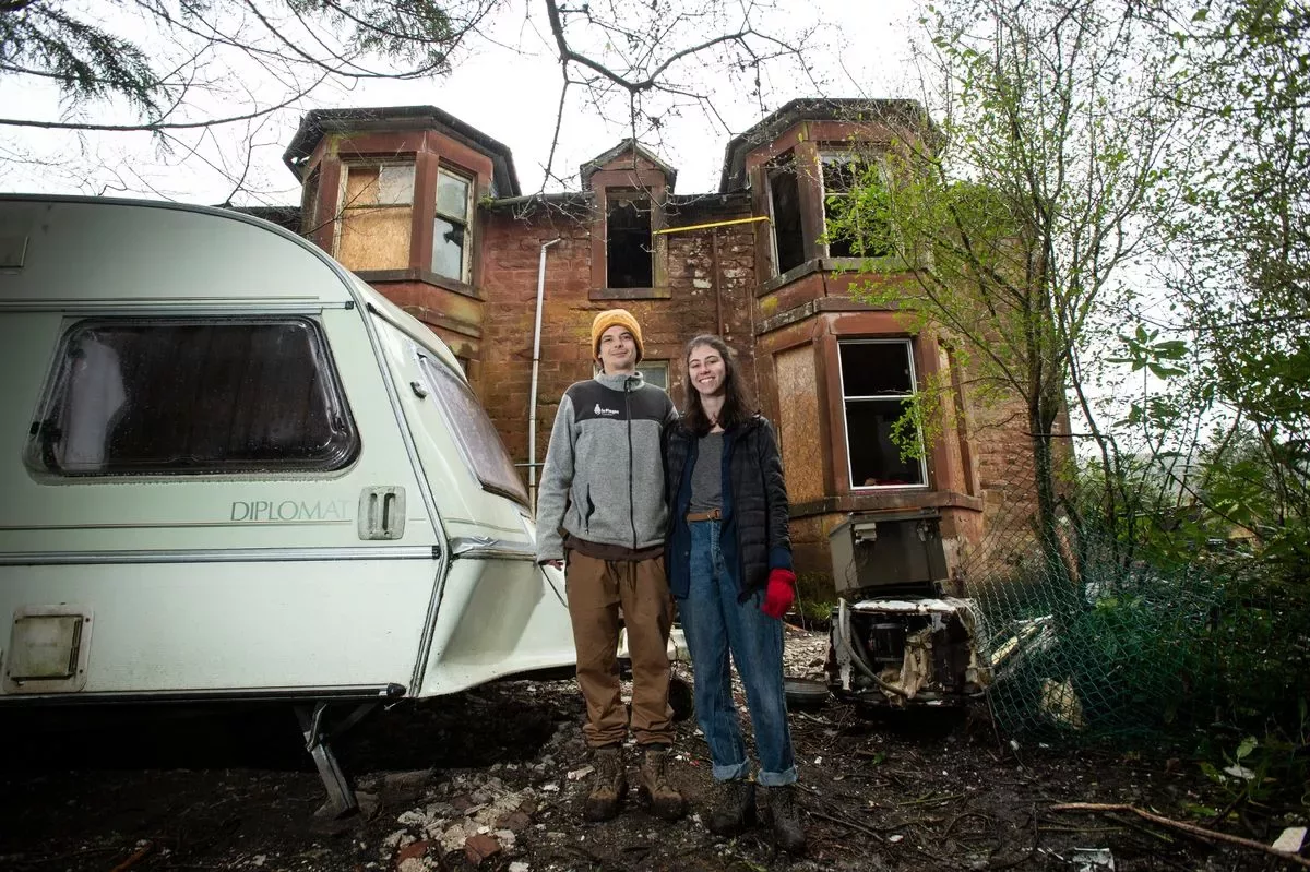 Young couple buy crumbling 120-year-old mansion by MISTAKE after auction mix-up